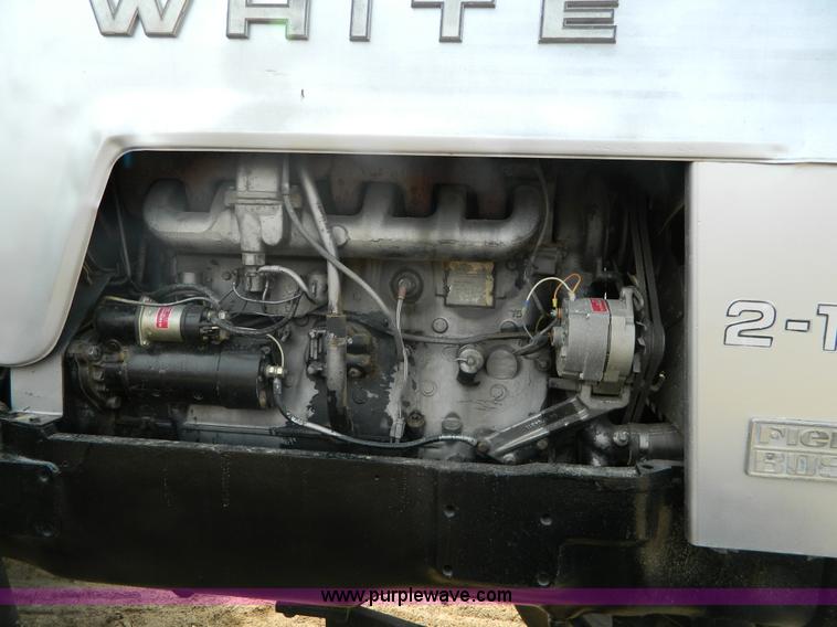 image for item D6147 1977 White 2-155 Field Boss tractor
