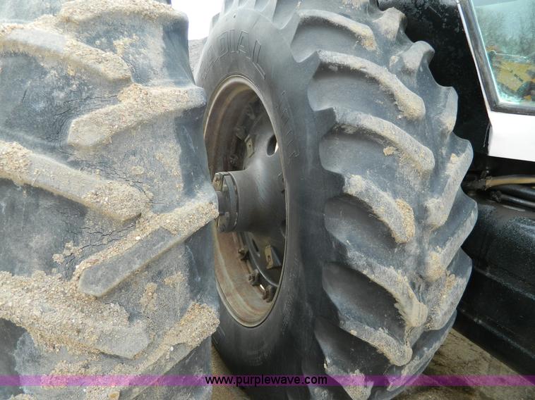 image for item D6147 1977 White 2-155 Field Boss tractor