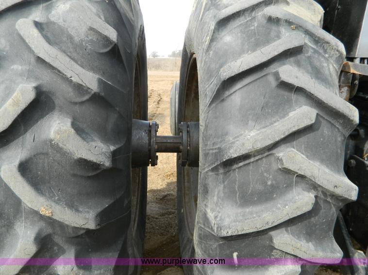 image for item D6147 1977 White 2-155 Field Boss tractor