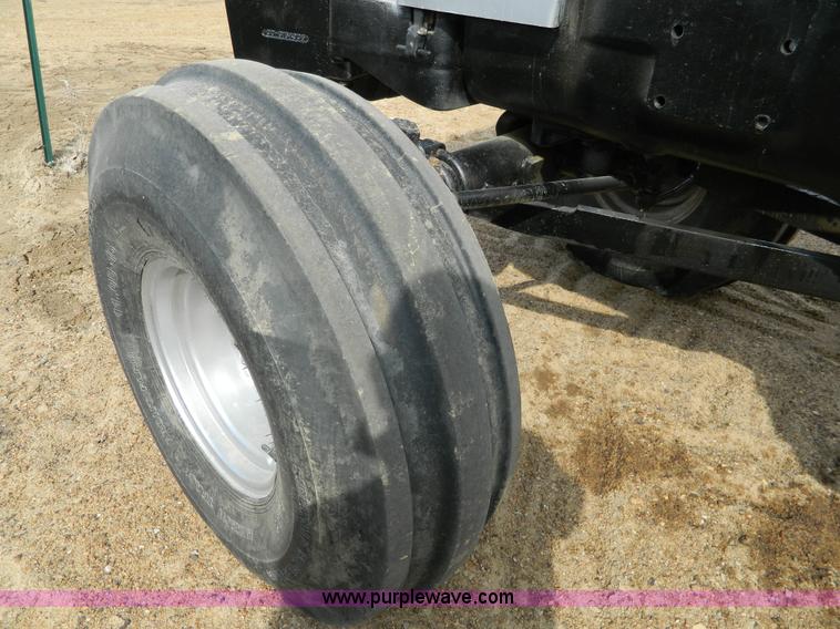 image for item D6147 1977 White 2-155 Field Boss tractor