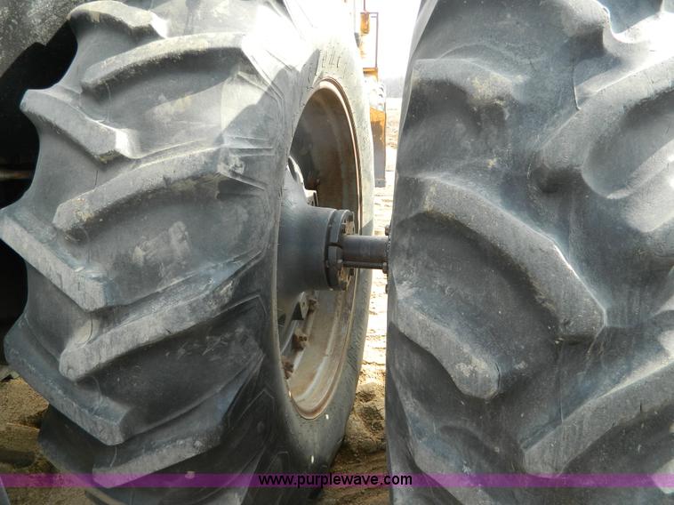 image for item D6147 1977 White 2-155 Field Boss tractor