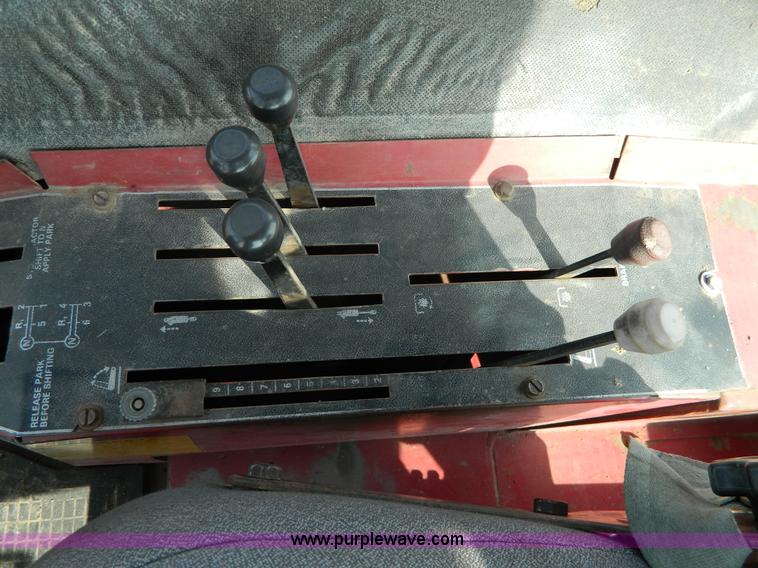 image for item D6147 1977 White 2-155 Field Boss tractor