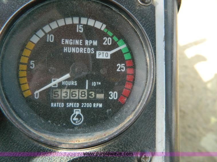 image for item D6147 1977 White 2-155 Field Boss tractor