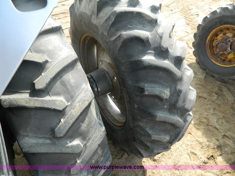 image for item D6147 1977 White 2-155 Field Boss tractor