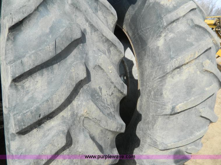 image for item D6147 1977 White 2-155 Field Boss tractor