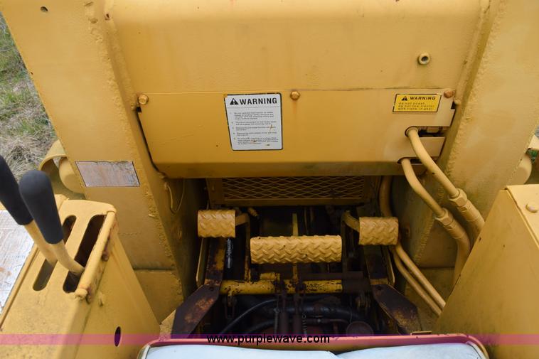 image for item E6238 Allis Chalmers 655 track loader