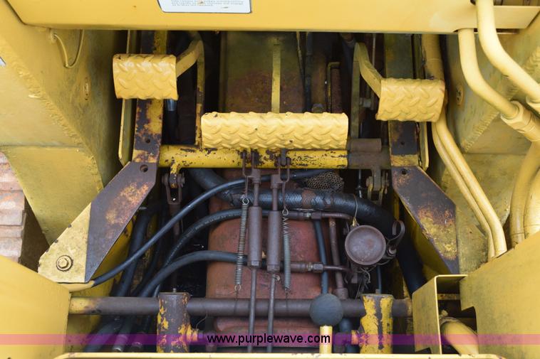 image for item E6238 Allis Chalmers 655 track loader