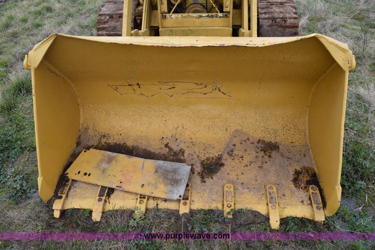 image for item E6238 Allis Chalmers 655 track loader