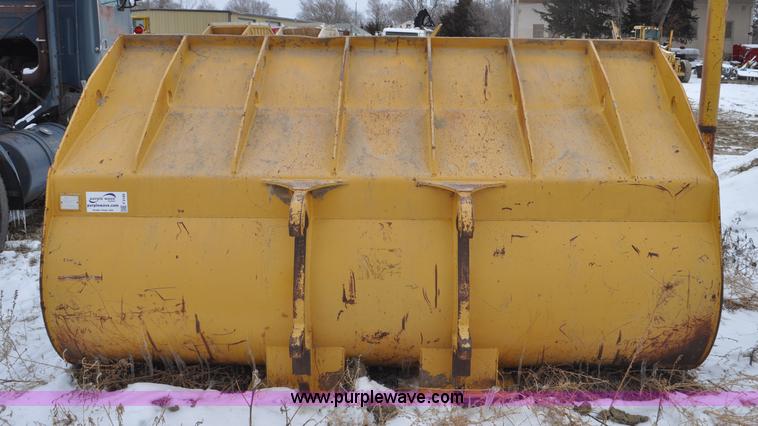 image for item F2189 JRB 744H material bucket