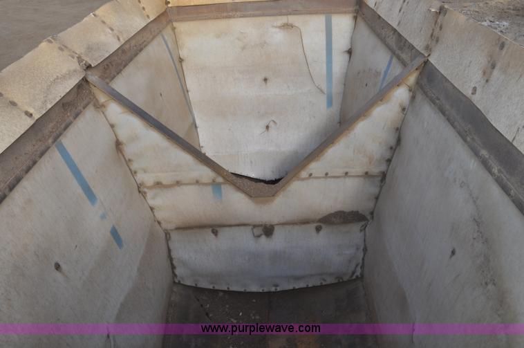 image for item F2212 1979 Load King bottom dump trailer