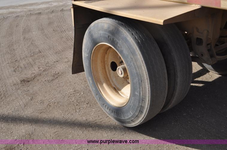 image for item F2213 1981 Load King 1015-R bottom dump pup trailer
