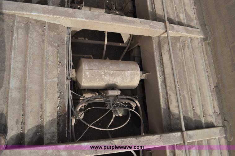 image for item F2214 1999 R-way 4221PRI bottom dump trailer