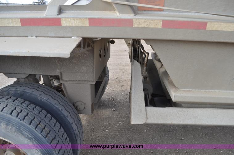 image for item F2215 2009 Trail King TKBDP11-202 bottom dump trailer