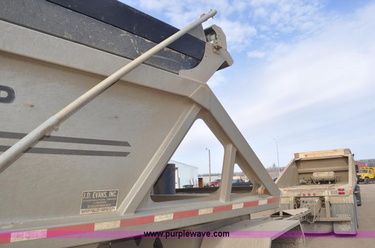 image for item F2215 2009 Trail King TKBDP11-202 bottom dump trailer