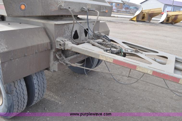 image for item F2215 2009 Trail King TKBDP11-202 bottom dump trailer