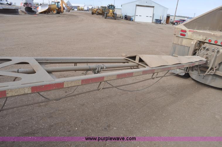 image for item F2215 2009 Trail King TKBDP11-202 bottom dump trailer