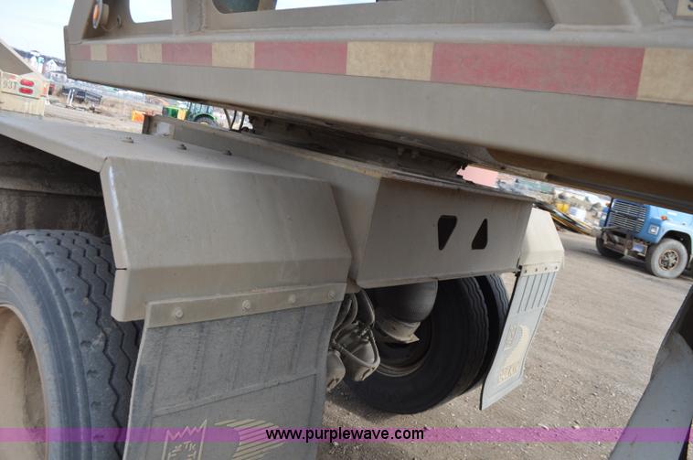 image for item F2215 2009 Trail King TKBDP11-202 bottom dump trailer