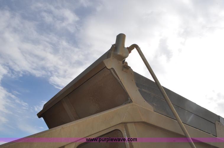 image for item F2215 2009 Trail King TKBDP11-202 bottom dump trailer