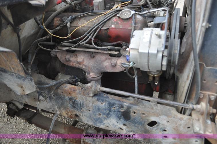 image for item F2225 1976 International Loadstar 1600 dump truck