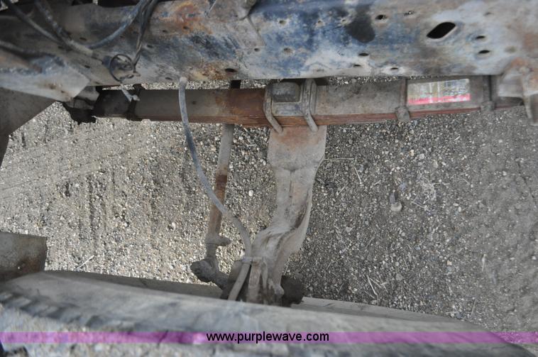 image for item F2225 1976 International Loadstar 1600 dump truck