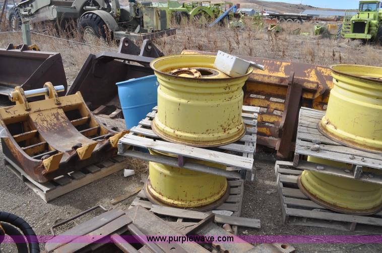 image for item F2226 1975 John Deere 8630 4WD tractor