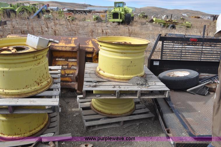 image for item F2226 1975 John Deere 8630 4WD tractor