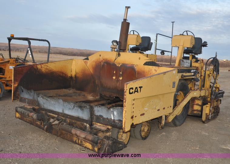 image for item F2229 1987 Caterpillar AP-800 asphalt paver