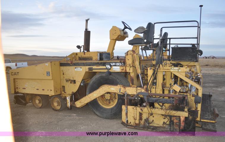 image for item F2229 1987 Caterpillar AP-800 asphalt paver