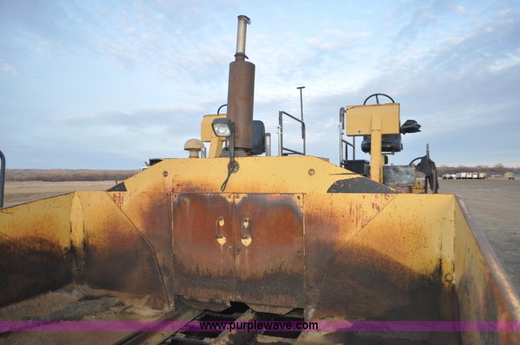 image for item F2229 1987 Caterpillar AP-800 asphalt paver