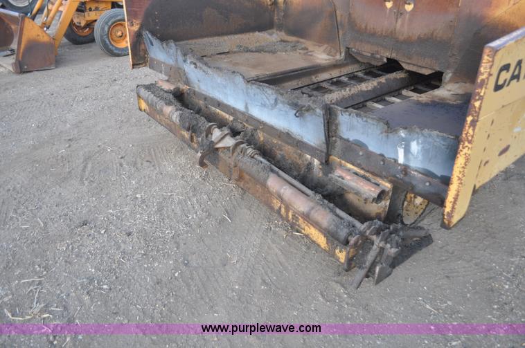 image for item F2229 1987 Caterpillar AP-800 asphalt paver