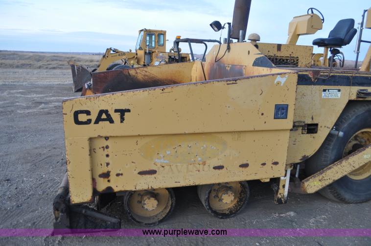 image for item F2229 1987 Caterpillar AP-800 asphalt paver