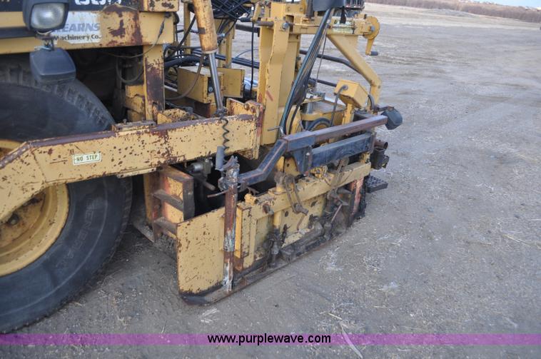 image for item F2229 1987 Caterpillar AP-800 asphalt paver