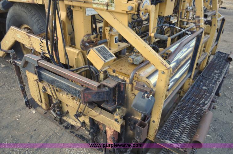 image for item F2229 1987 Caterpillar AP-800 asphalt paver