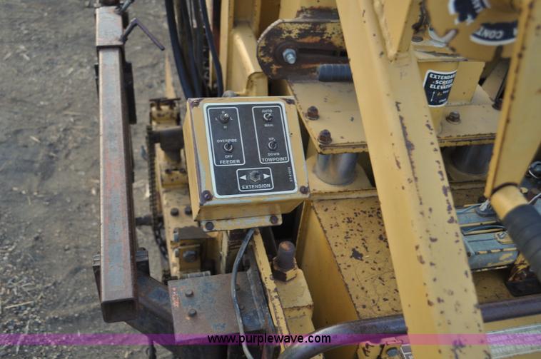 image for item F2229 1987 Caterpillar AP-800 asphalt paver