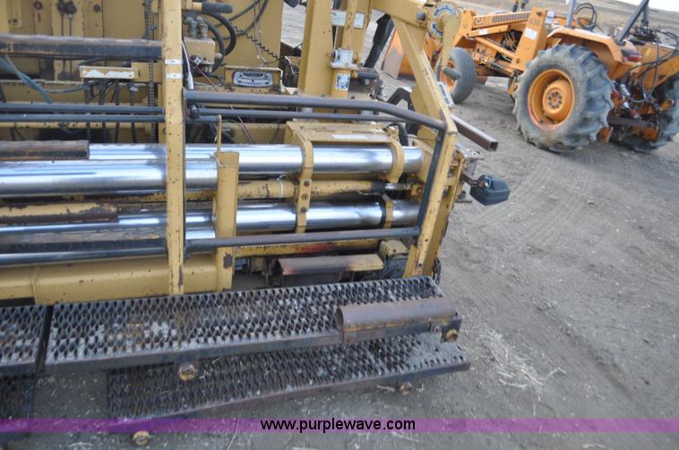 image for item F2229 1987 Caterpillar AP-800 asphalt paver