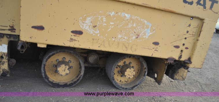 image for item F2229 1987 Caterpillar AP-800 asphalt paver
