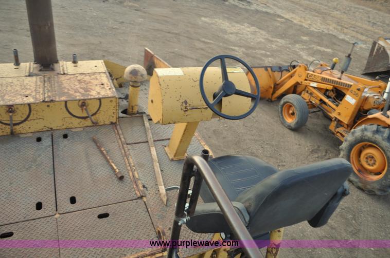 image for item F2229 1987 Caterpillar AP-800 asphalt paver