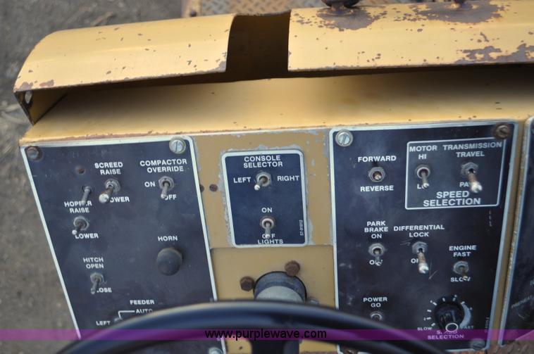 image for item F2229 1987 Caterpillar AP-800 asphalt paver