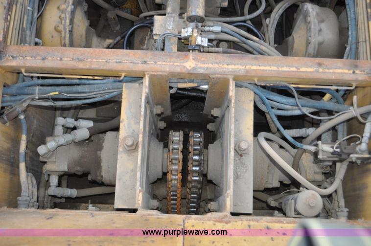 image for item F2229 1987 Caterpillar AP-800 asphalt paver