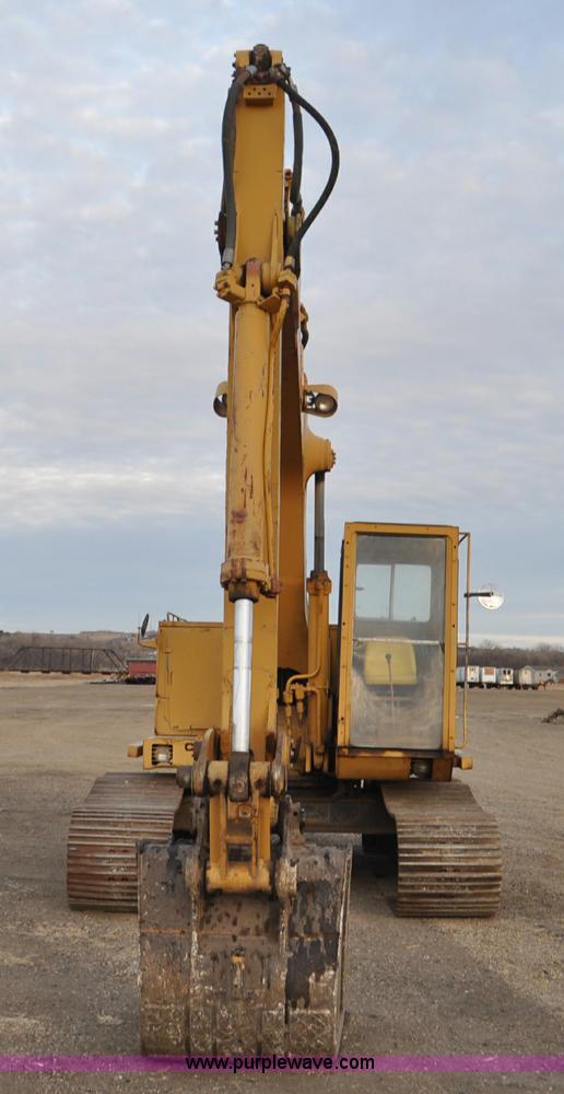 image for item F2236 1977 Caterpillar 225 excavator