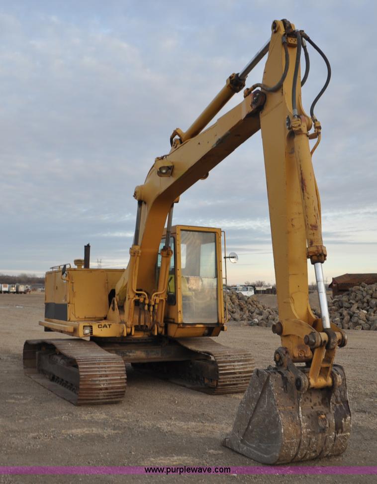 image for item F2236 1977 Caterpillar 225 excavator