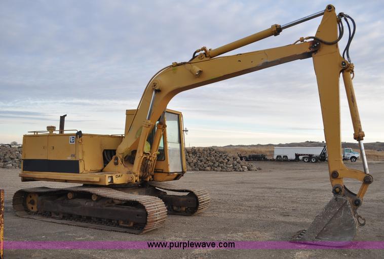 image for item F2236 1977 Caterpillar 225 excavator
