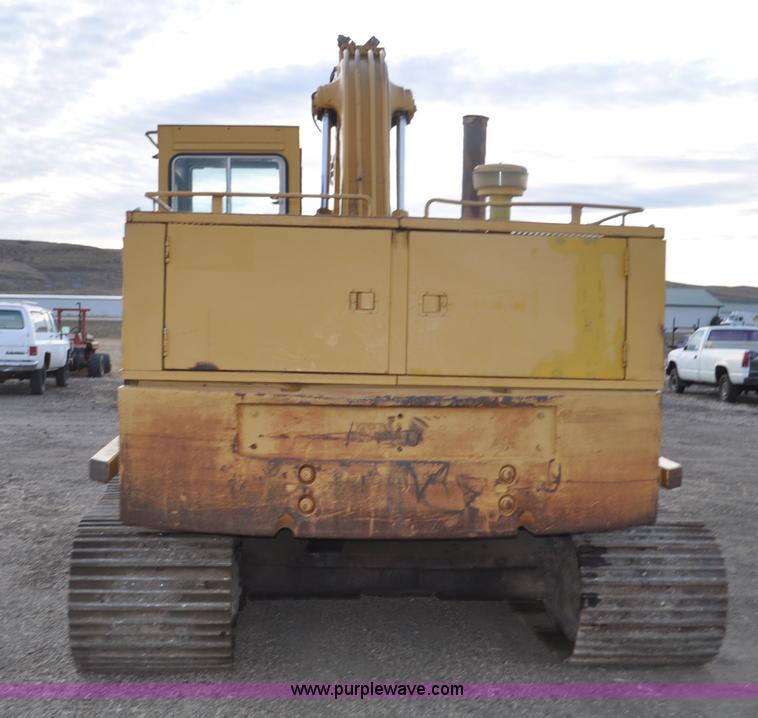 image for item F2236 1977 Caterpillar 225 excavator