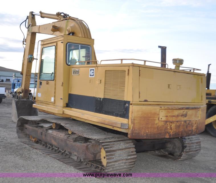 image for item F2236 1977 Caterpillar 225 excavator