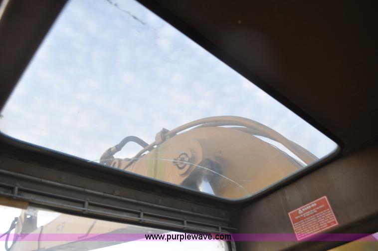 image for item F2236 1977 Caterpillar 225 excavator