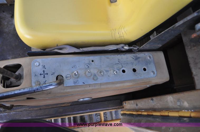 image for item F2236 1977 Caterpillar 225 excavator