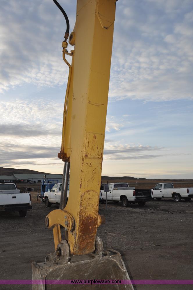 image for item F2236 1977 Caterpillar 225 excavator