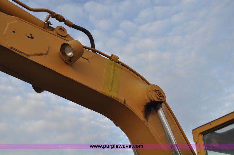 image for item F2236 1977 Caterpillar 225 excavator