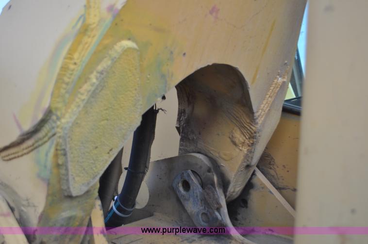 image for item F2236 1977 Caterpillar 225 excavator