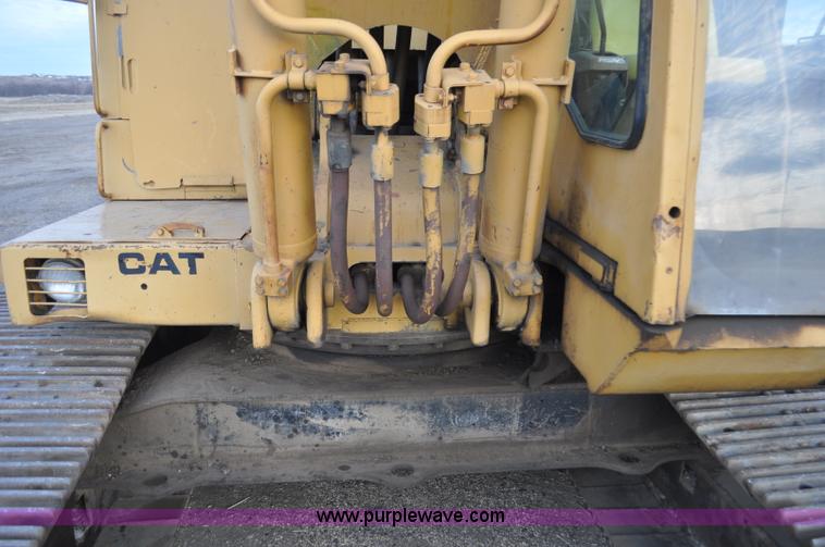 image for item F2236 1977 Caterpillar 225 excavator